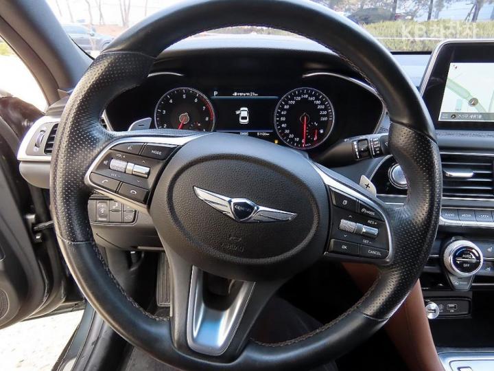 Genesis G70 2.0T Supreme 9