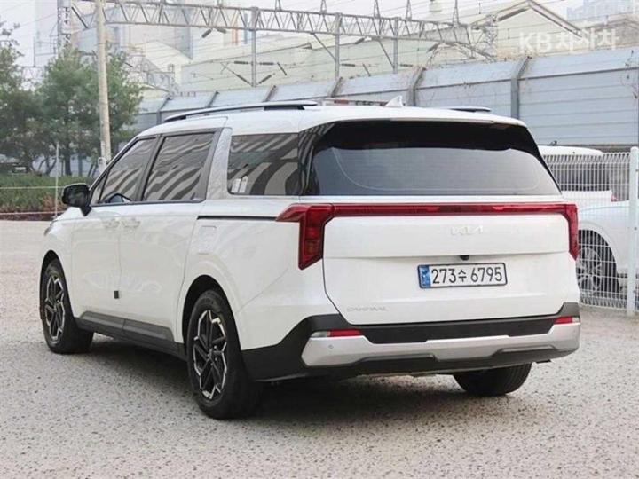 Kia Carnival G3.5 GDI Prestige 4