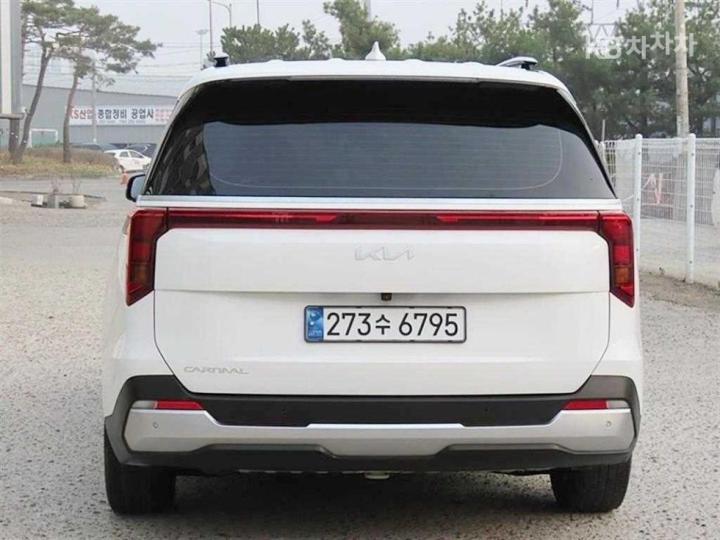 Kia Carnival G3.5 GDI Prestige 5