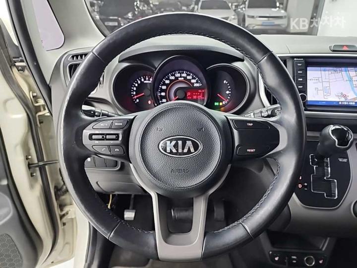 Kia Ray 1.0 Gasoline Luxury 10