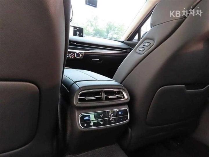 Genesis G80 RG3 2.5 T-GDi AWD 9