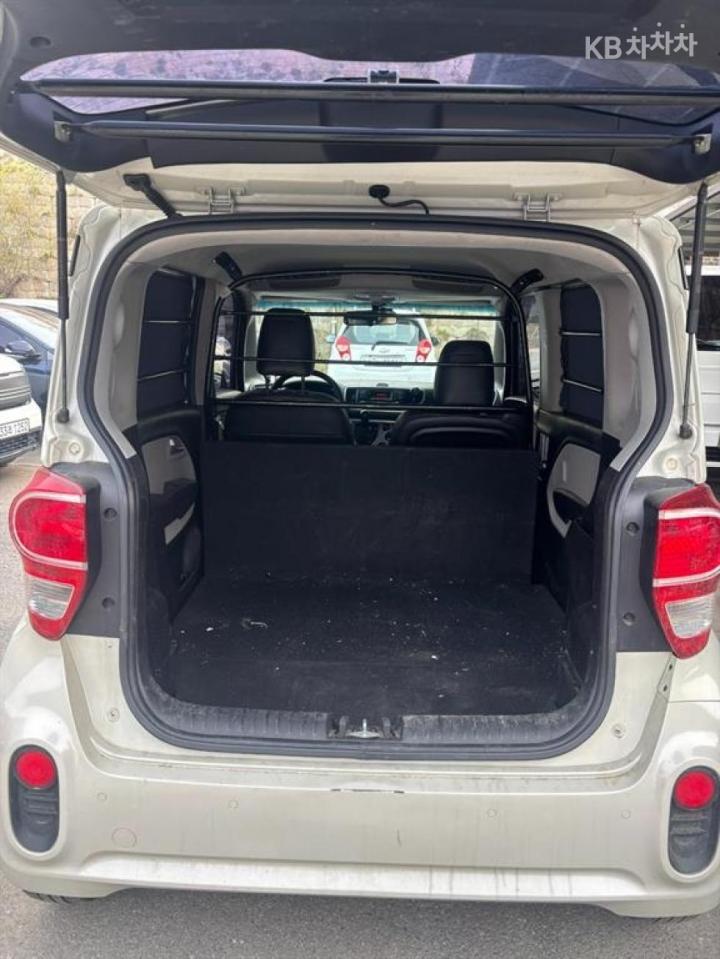 Kia Ray Van 1.0 Gasoline Van Premium Type 6