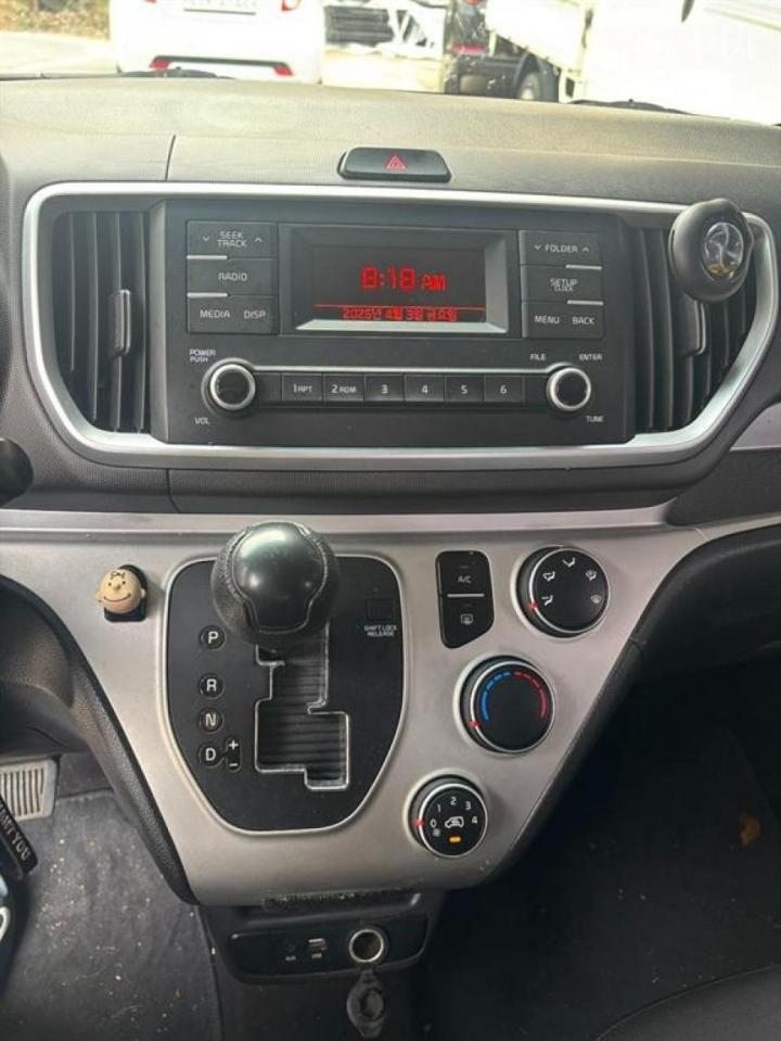 Kia Ray Van 1.0 Gasoline Van Premium Type 9