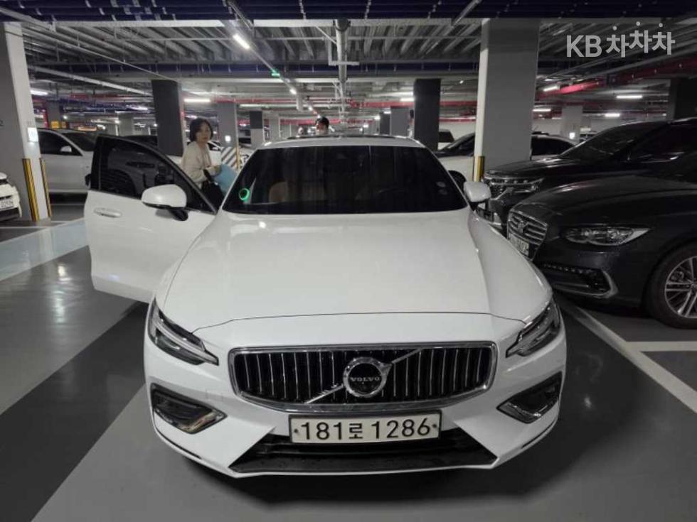 Volvo S60 3세대 2.0 T5 Inscription - фото 1