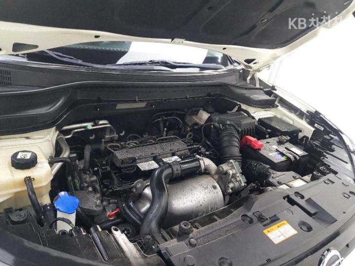 KG Mobility (Ssangyong) Tivoli Diesel LX Base Type 7