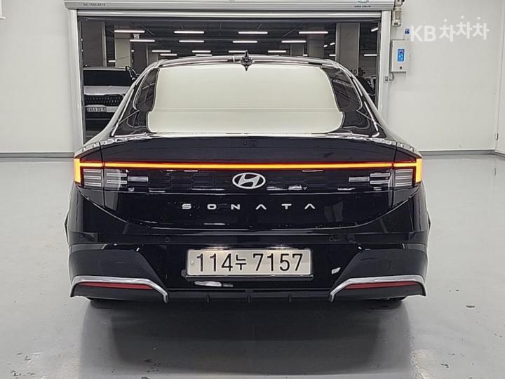 Hyundai Sonata The Edge Hybrid DN8 2.0 HEV Premium 5