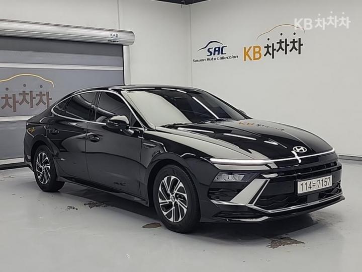 Hyundai Sonata The Edge Hybrid DN8 2.0 HEV Premium 6