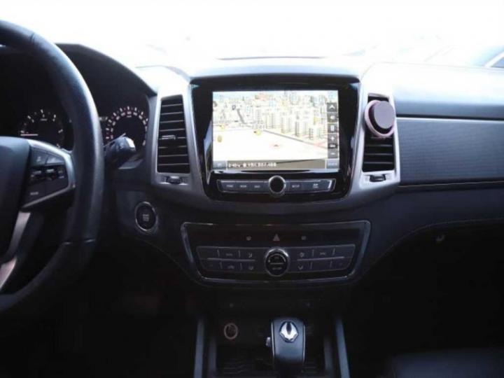 KG Mobility (Ssangyong) Rexton Sport Khan 2.2 Diesel 4WD Pioneer S 9