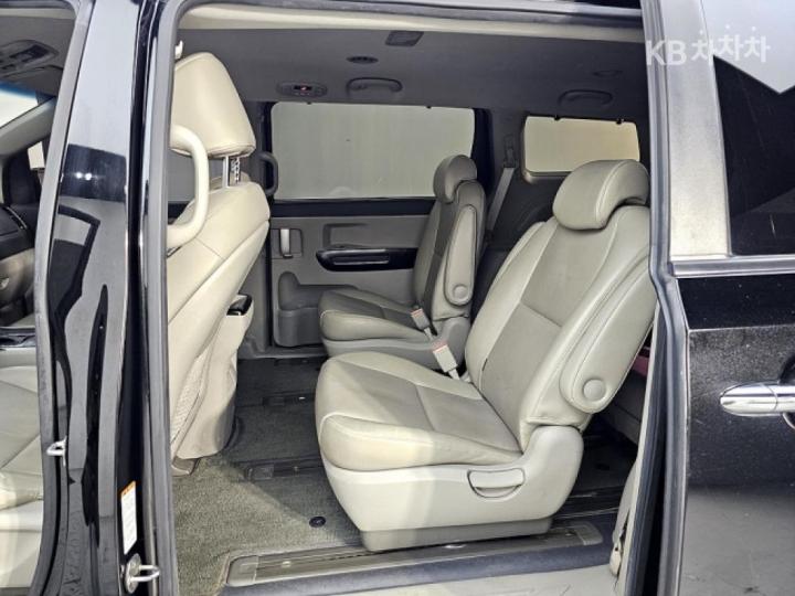 Kia Carnival 2.2 Diesel Prestige 10