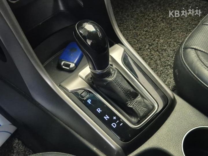 Hyundai i30 New 1.6 VGT Unique 9