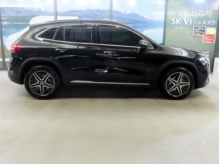 Mercedes-Benz EQA-Class H243 EQA250 AMG Line 4