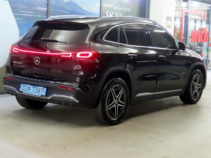 Mercedes-Benz EQA-Class H243 EQA250 AMG Line 5
