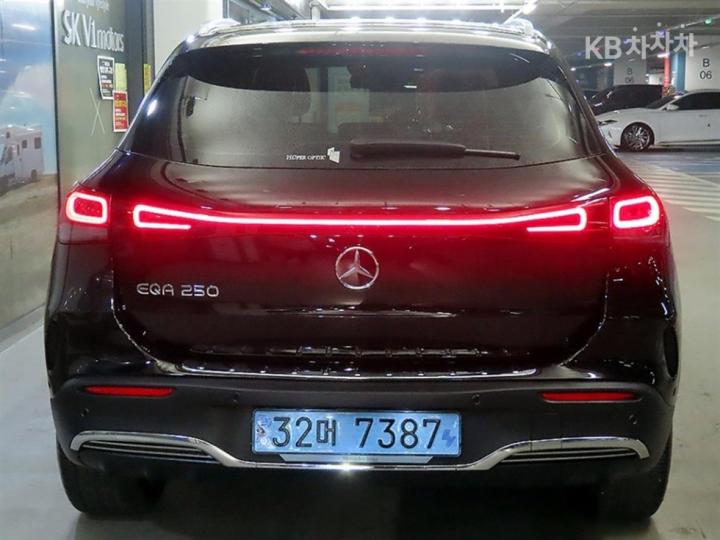 Mercedes-Benz EQA-Class H243 EQA250 AMG Line 6