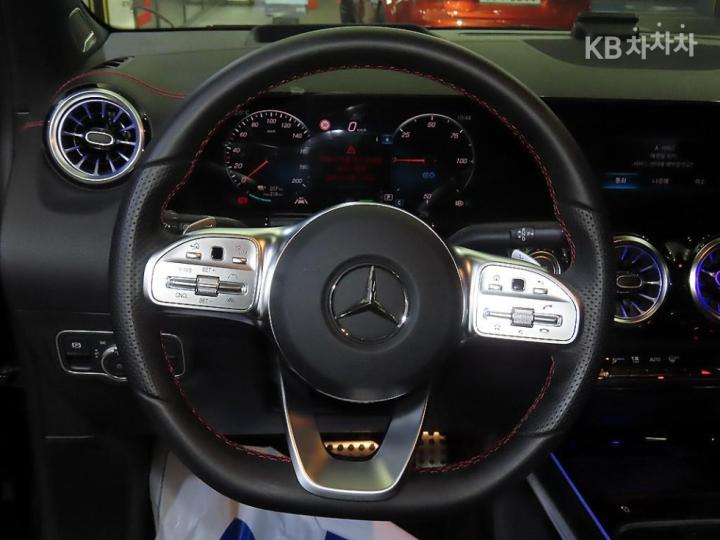 Mercedes-Benz EQA-Class H243 EQA250 AMG Line 9