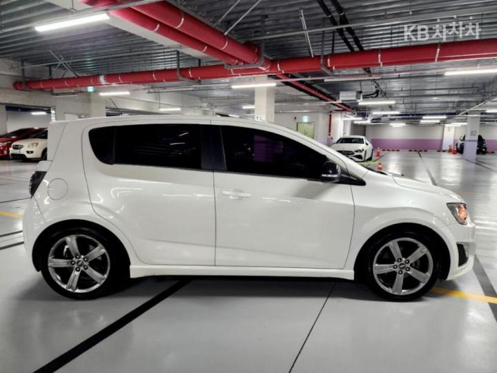 Chevrolet Aveo Hatchback 1.4 Turbo RS Regular 7