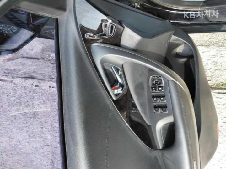 Hyundai Grandeur HG HG240 Modern 9