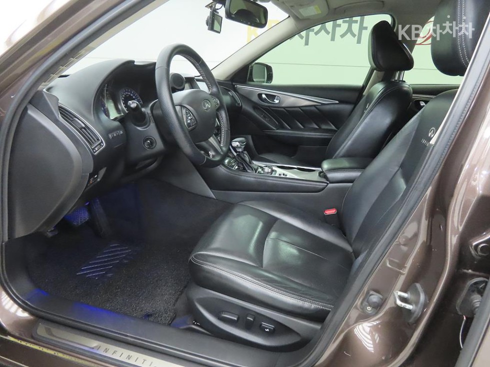 2014 - infiniti q50