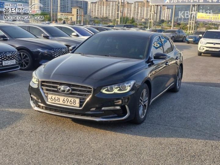 Hyundai Grandeur IG 2.4 Premium Base Type