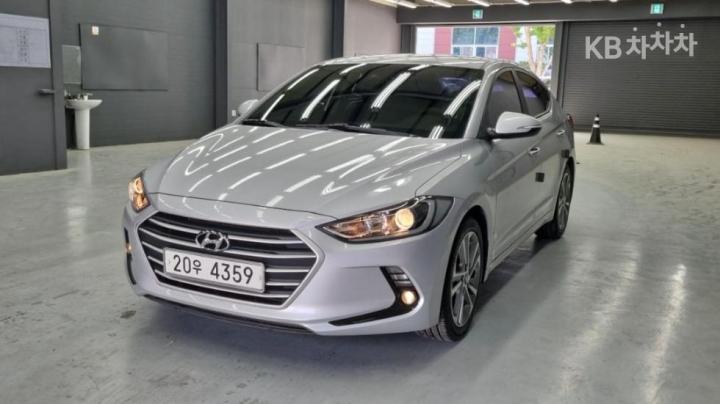 Hyundai Avante AD 1.6 GDi Value Plus 3