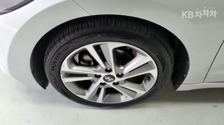 Hyundai Avante AD 1.6 GDi Value Plus 5