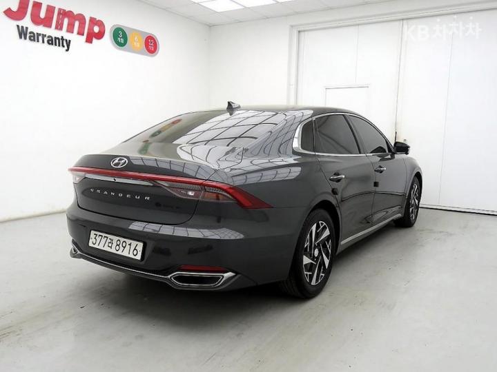 Hyundai Grandeur Hybrid 2.4 Premium 5