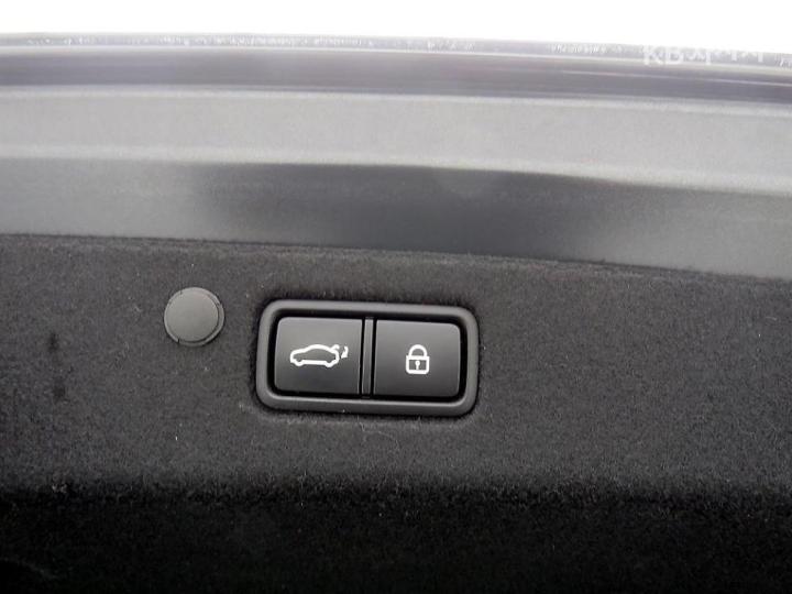 Hyundai Grandeur Hybrid 2.4 Premium 6