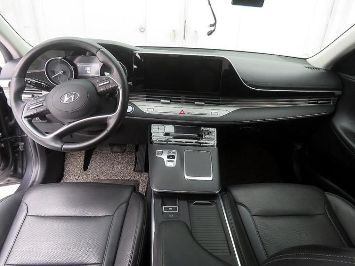 Hyundai Grandeur Hybrid 2.4 Premium 9