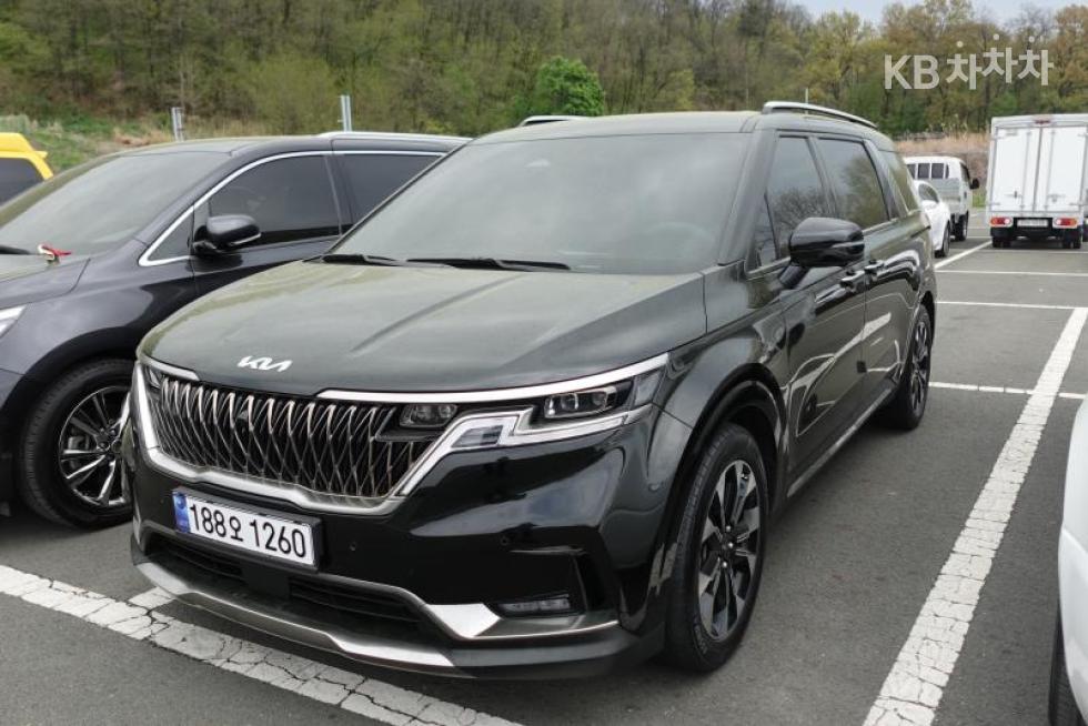 2023 - kia carnival