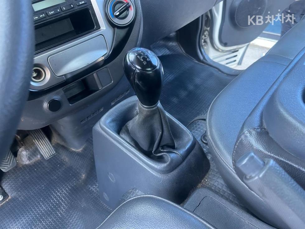 2010 - kia bongo iii