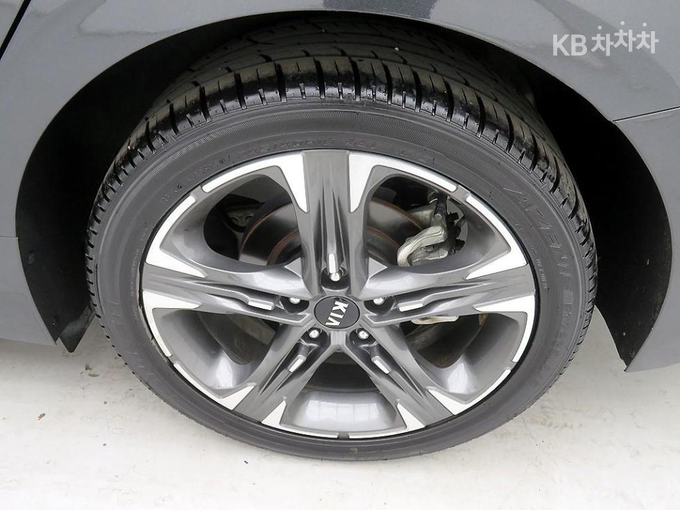 2020 - kia k5
