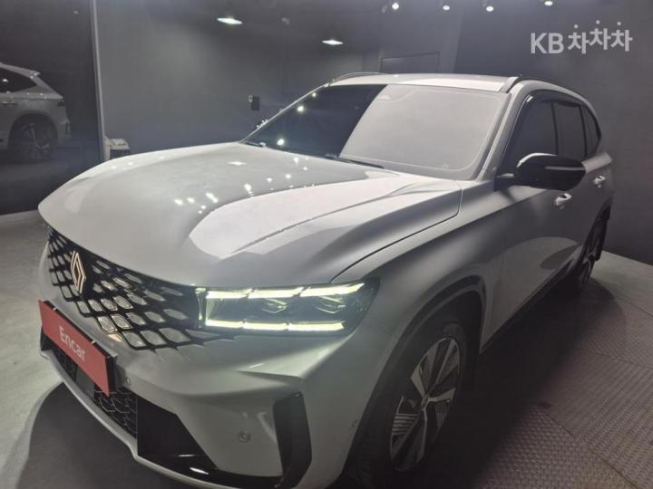 Renault Koleos E-Tech Hybrid Iconic 3