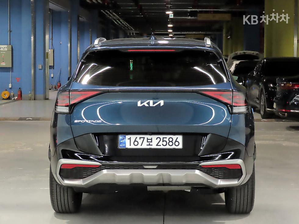 2023 - kia sportage