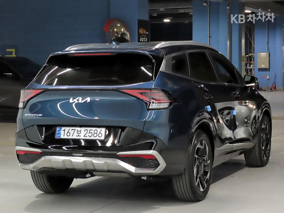 2023 - kia sportage