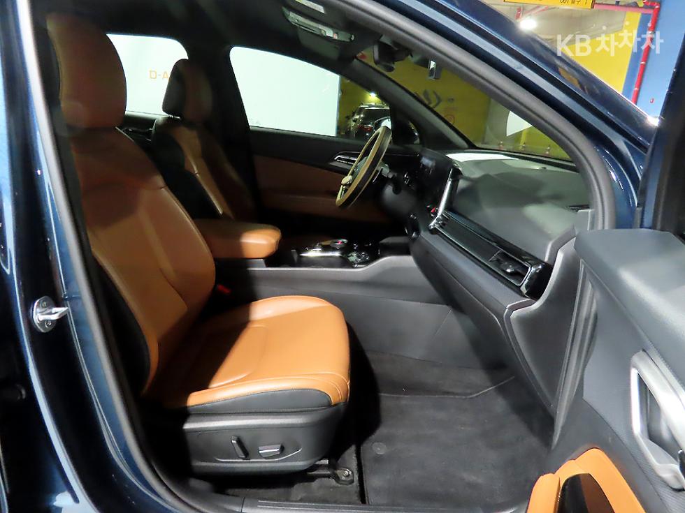2023 - kia sportage