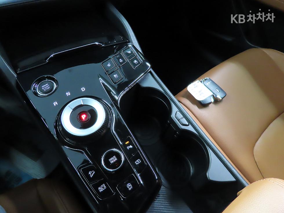 2023 - kia sportage