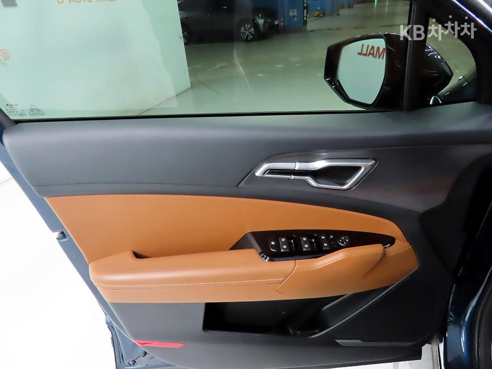 2023 - kia sportage