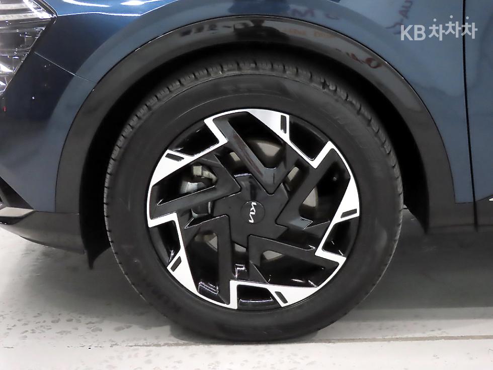 2023 - kia sportage