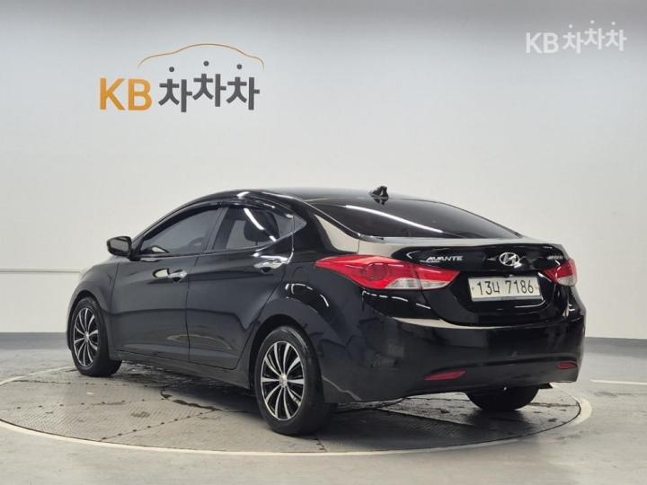 Hyundai Avante MD M16 GDi PREMIER 3