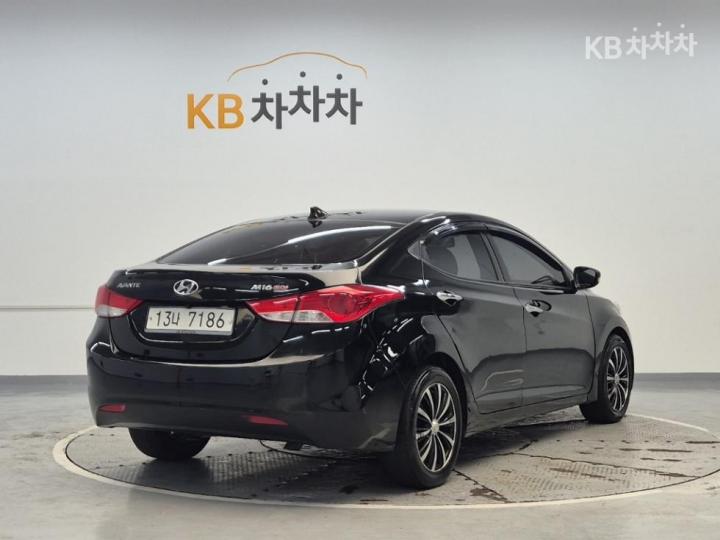 Hyundai Avante MD M16 GDi PREMIER 4