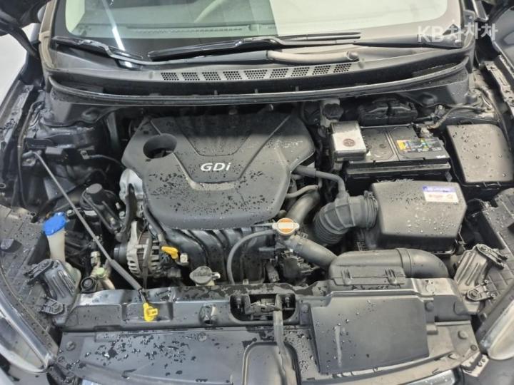 Hyundai Avante MD M16 GDi PREMIER 6