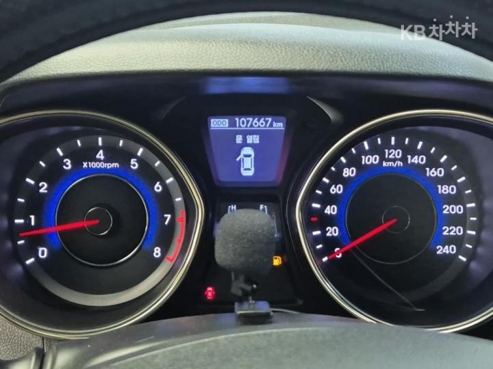Hyundai Avante MD M16 GDi PREMIER 7