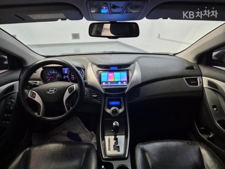 Hyundai Avante MD M16 GDi PREMIER 8
