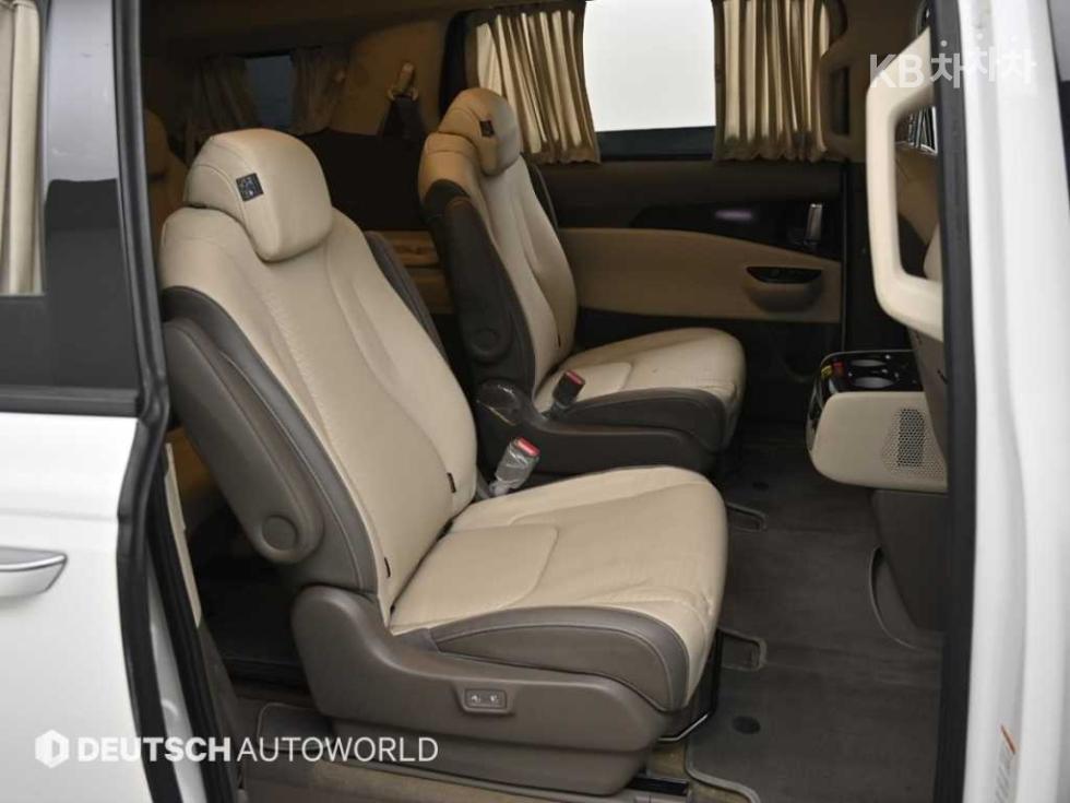 2021 - kia carnival