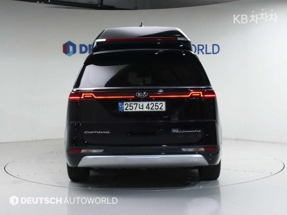 2021 - kia carnival