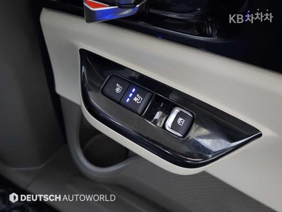 2021 - kia carnival