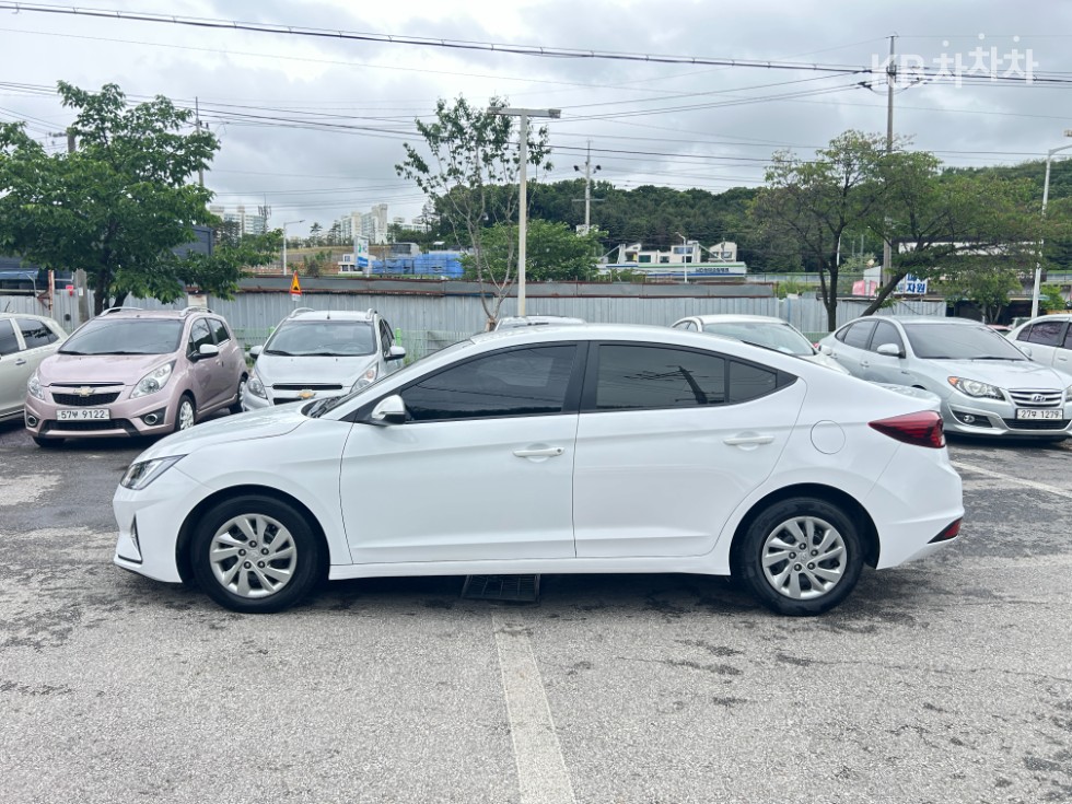 Hyundai Avante — miniaturë 7