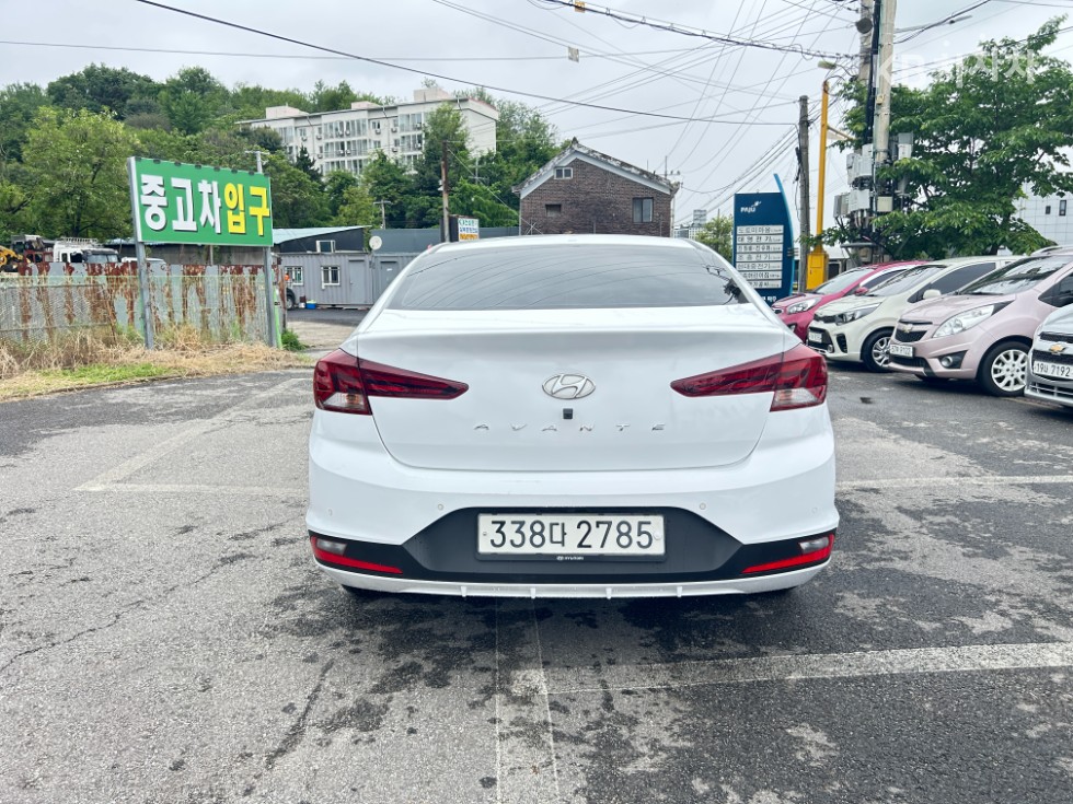 Hyundai Avante — miniaturë 8