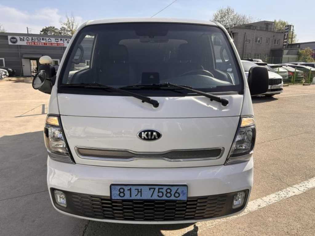 2021 - kia bongo iii