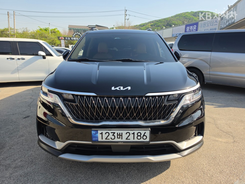 2023 - kia carnival