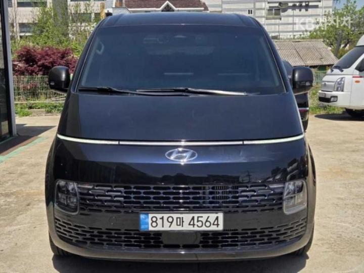 Hyundai Staria 2.2  5  mordern — foto 1